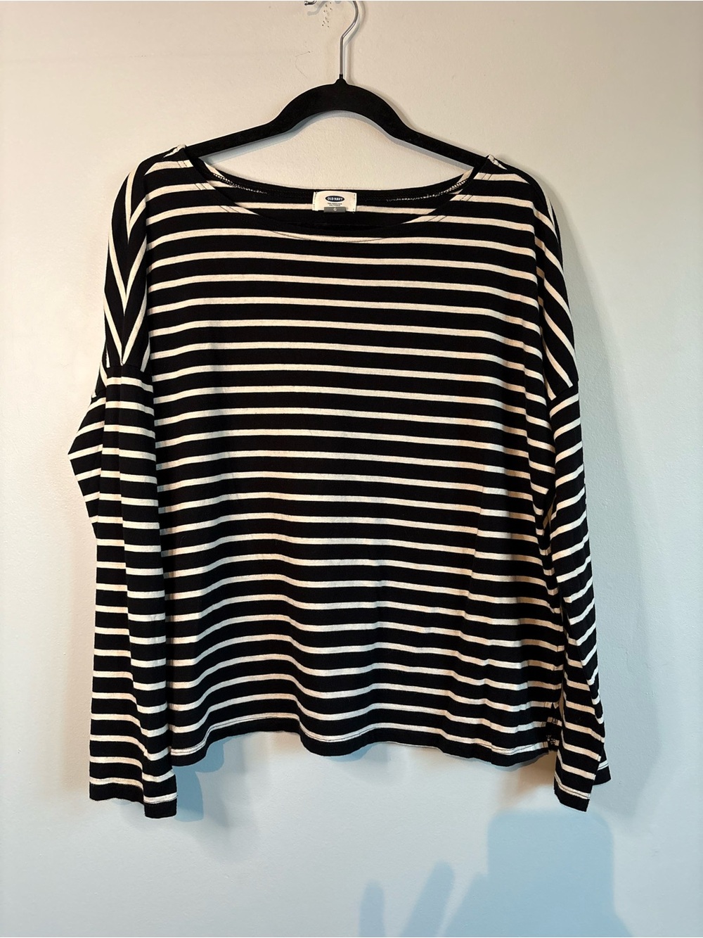 Old Navy Black & White Striped Long-Sleeve Top